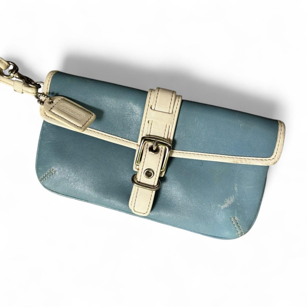 Coach Hampton Leather Buckle Wristlet Wallet Card Holder Silver Detail